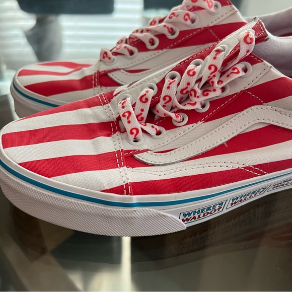 Vans & Where’s Waldo Collab Sneakers, Red & White in Size 7.5M - Picture 7 of 14